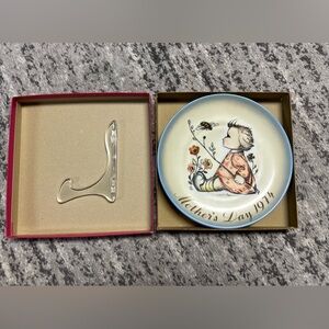 Hummel Mother's Day 1974 Decorative Plate - Cream and Blue